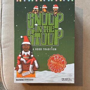 Snoop on the Stoop Holiday Decoration